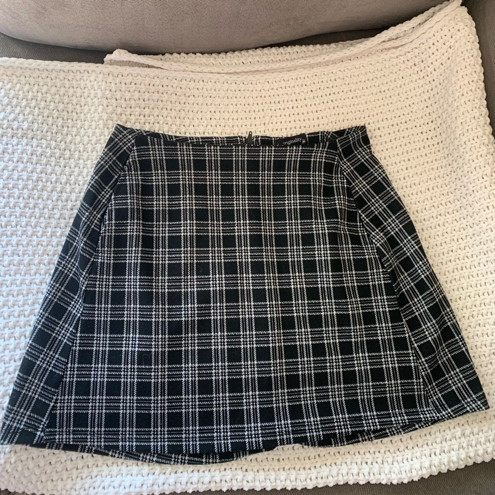 Classic Black and White Plaid Mini Skirt Great for Cozy Cute Outfits L academia